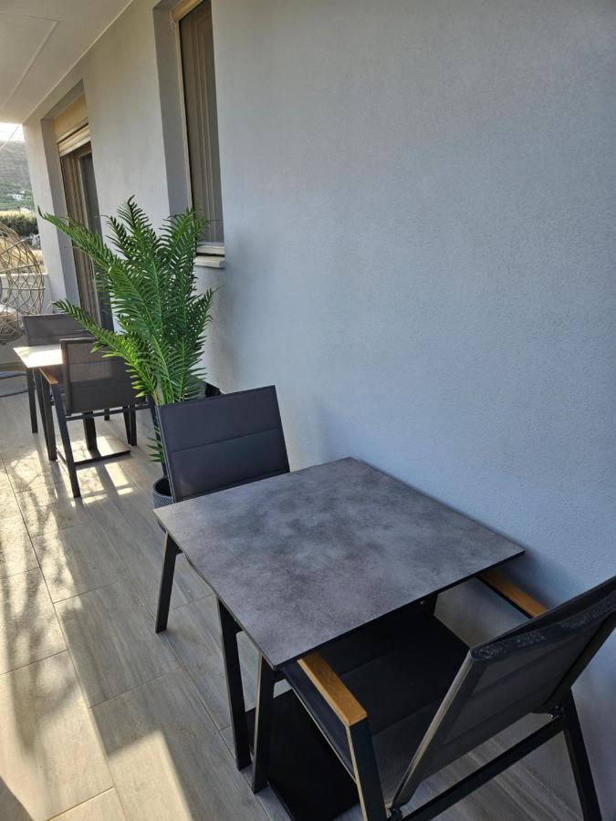 Calm & Dreamy Luxury Apts Pirgos  Exterior photo