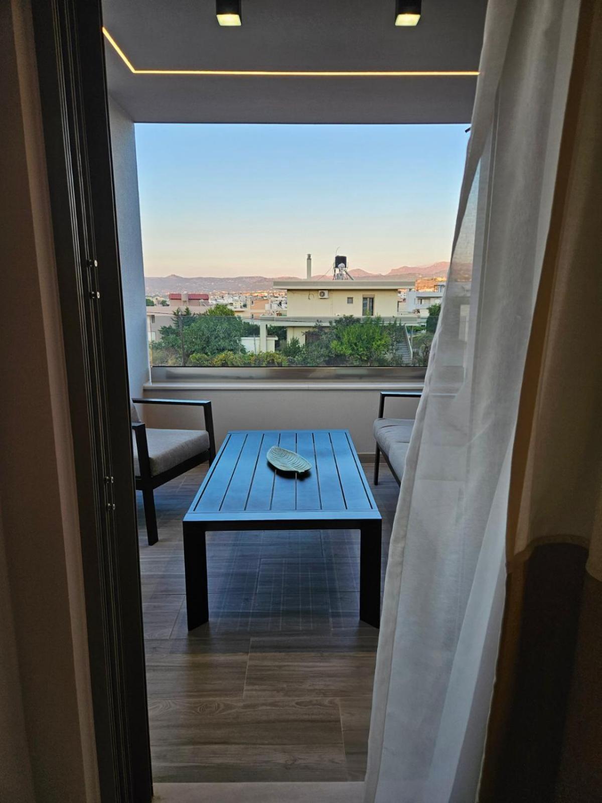 Calm & Dreamy Luxury Apts Pirgos  Exterior photo