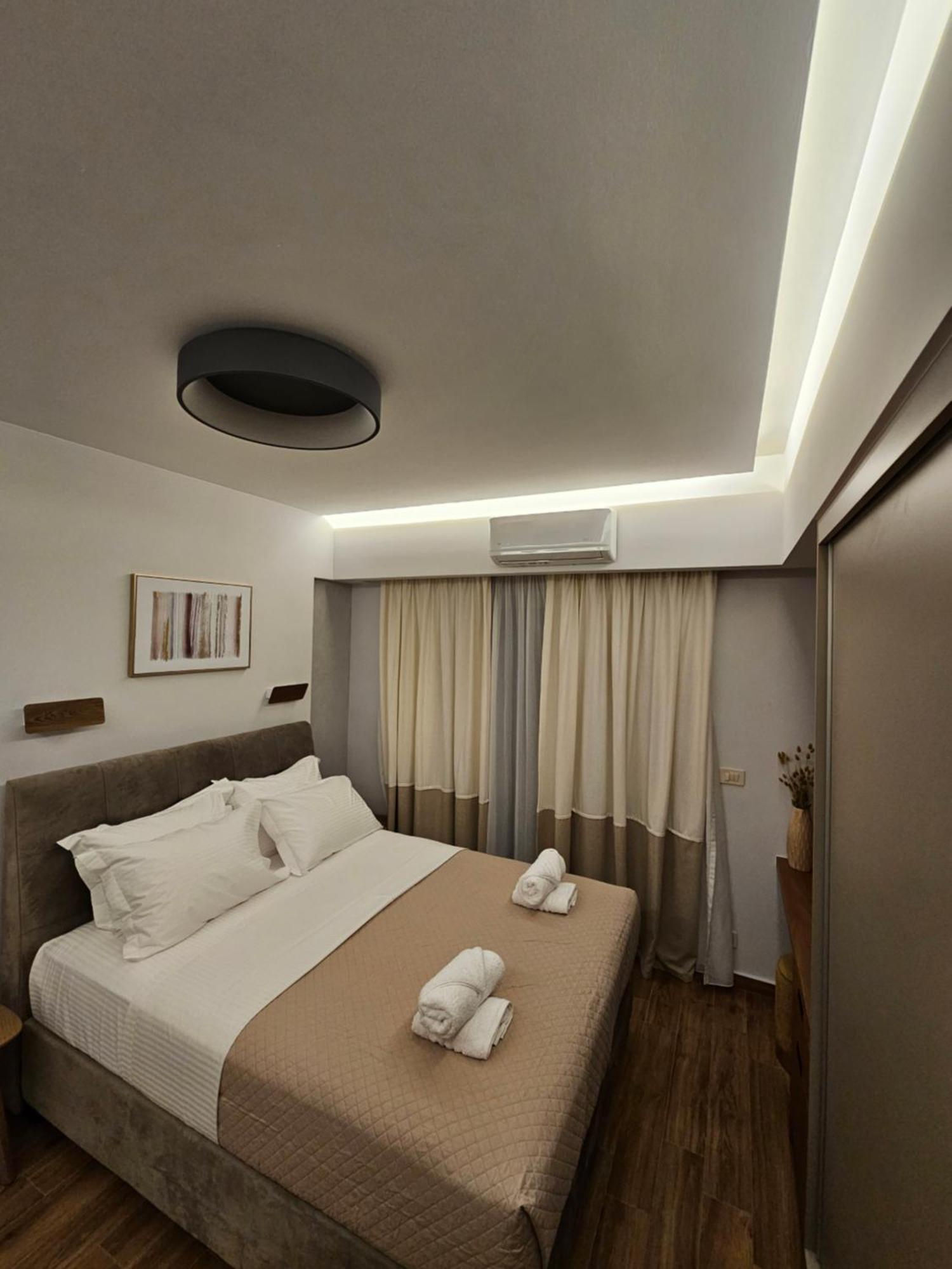 Calm & Dreamy Luxury Apts Pirgos  Exterior photo