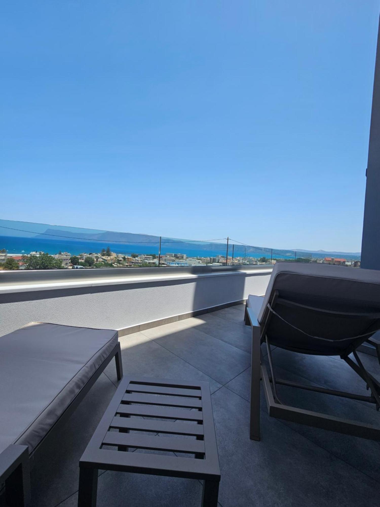 Calm & Dreamy Luxury Apts Pirgos  Exterior photo